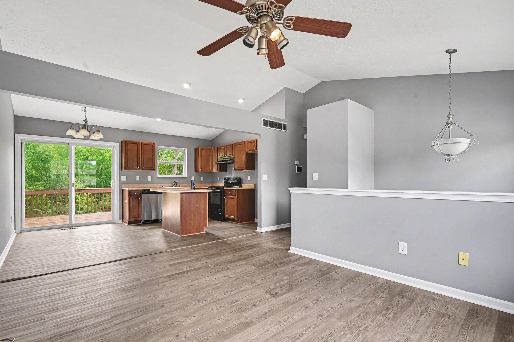 1616 Raintree Court Erlanger, KY 41018 - Photo 3 of 30 elsmere-ky-kitchen-dining-area