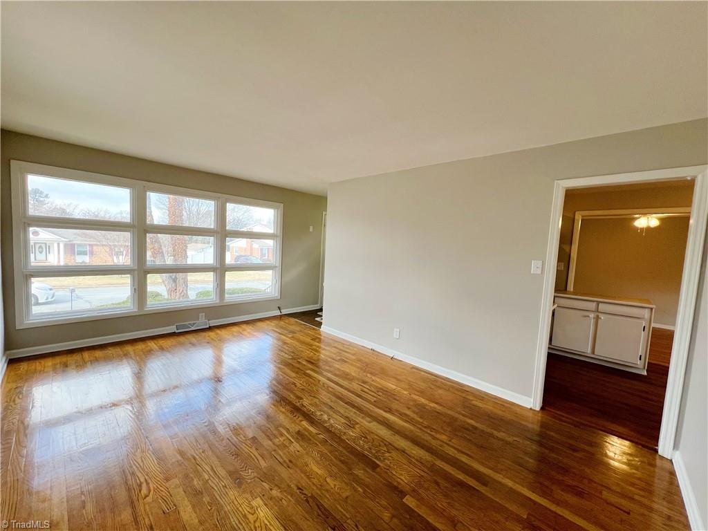 2601 Dulaire Road Greensboro, NC 27407 - Photo 3 of 17