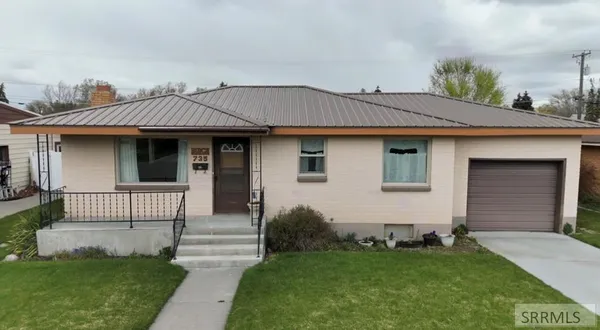$330,000 | 735 East 15th Street, Idaho Falls, ID 83404