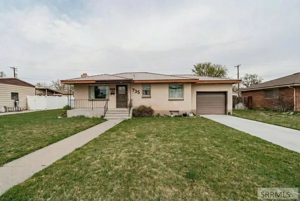 $330,000 | 735 East 15th Street, Idaho Falls, ID 83404
