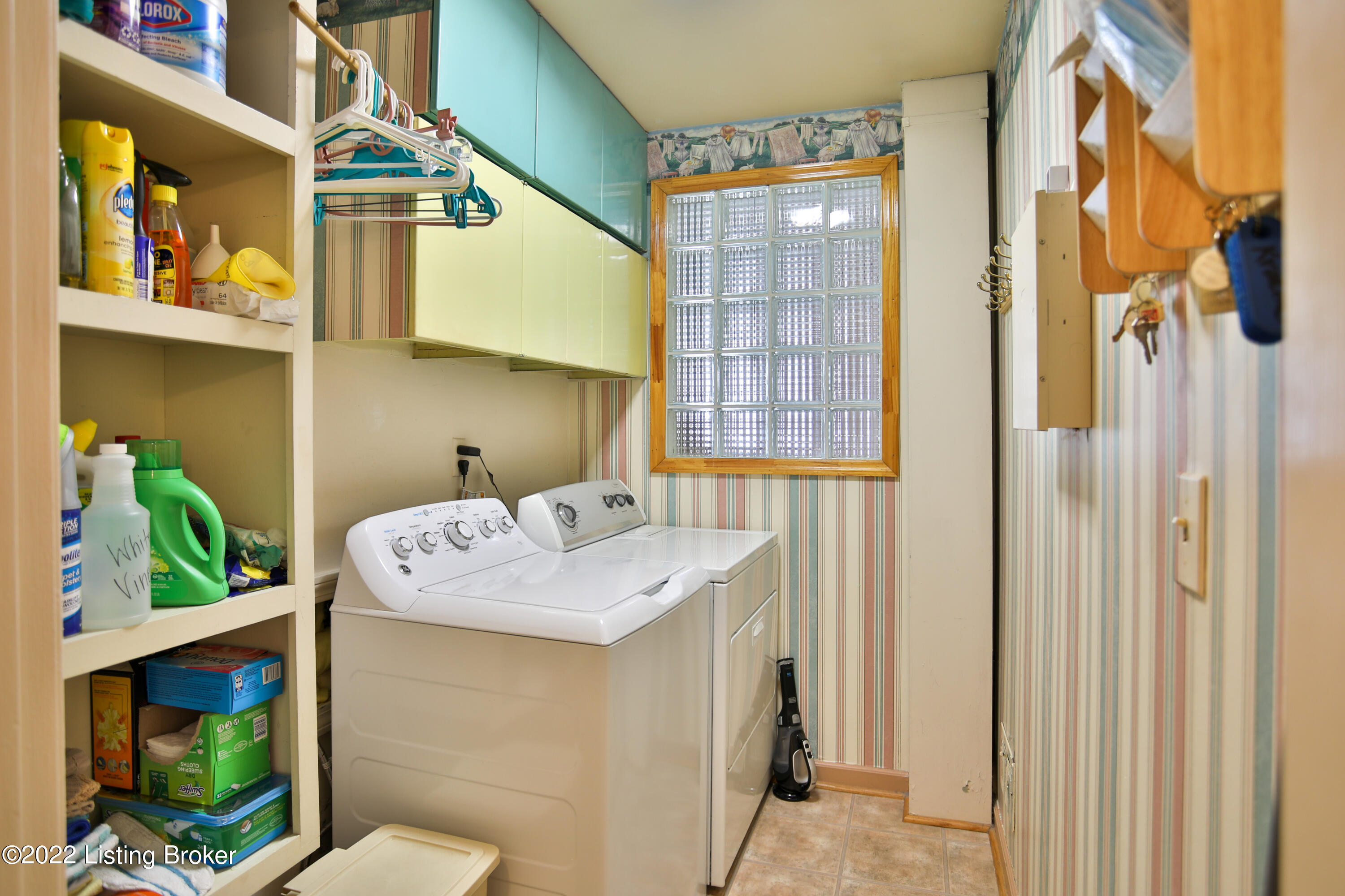 2208 Merrick Road Louisville, KY 40207 - Photo 9 of 35 Laundry off kitchen