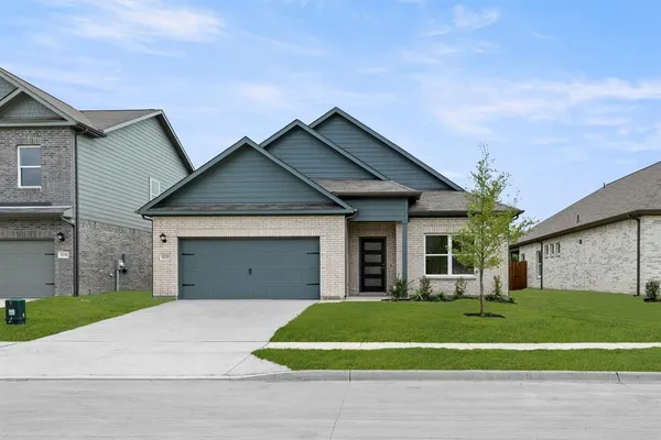 $315,675 | 1233 Anderson Drive, Trenton, TX 75490
