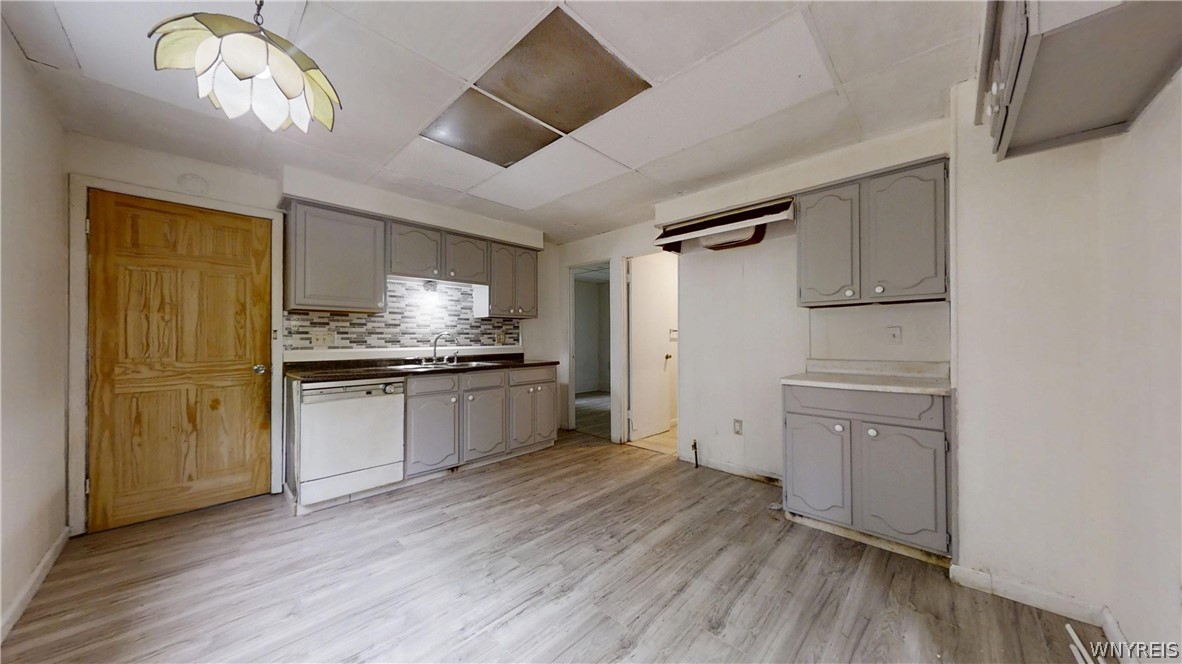 477 Riley Street Buffalo, NY 14208 - Photo 5 of 32