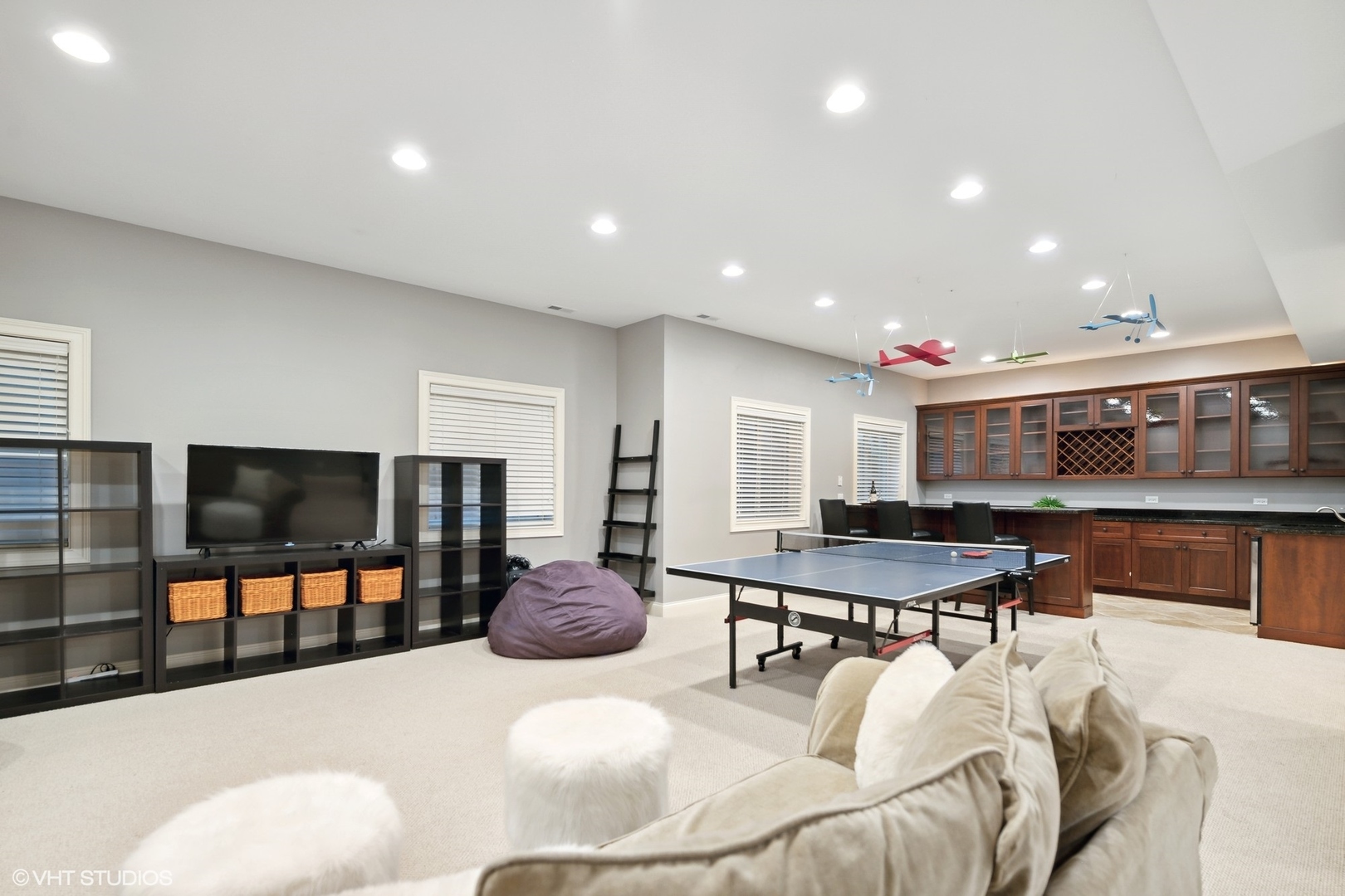 3825 Oak Avenue Northbrook, IL 60062 - Photo 33 of 56 a living room with furniture and a table