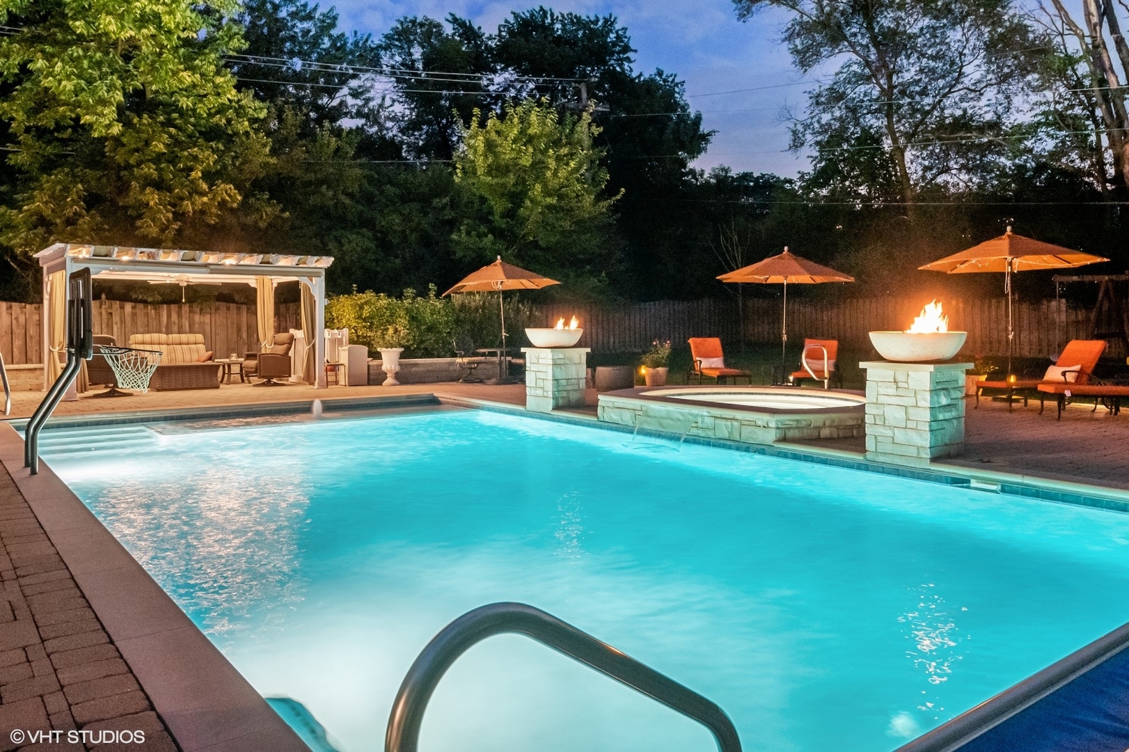 3825 Oak Avenue Northbrook, IL 60062 - Photo 45 of 56 an outdoor view of a garden
