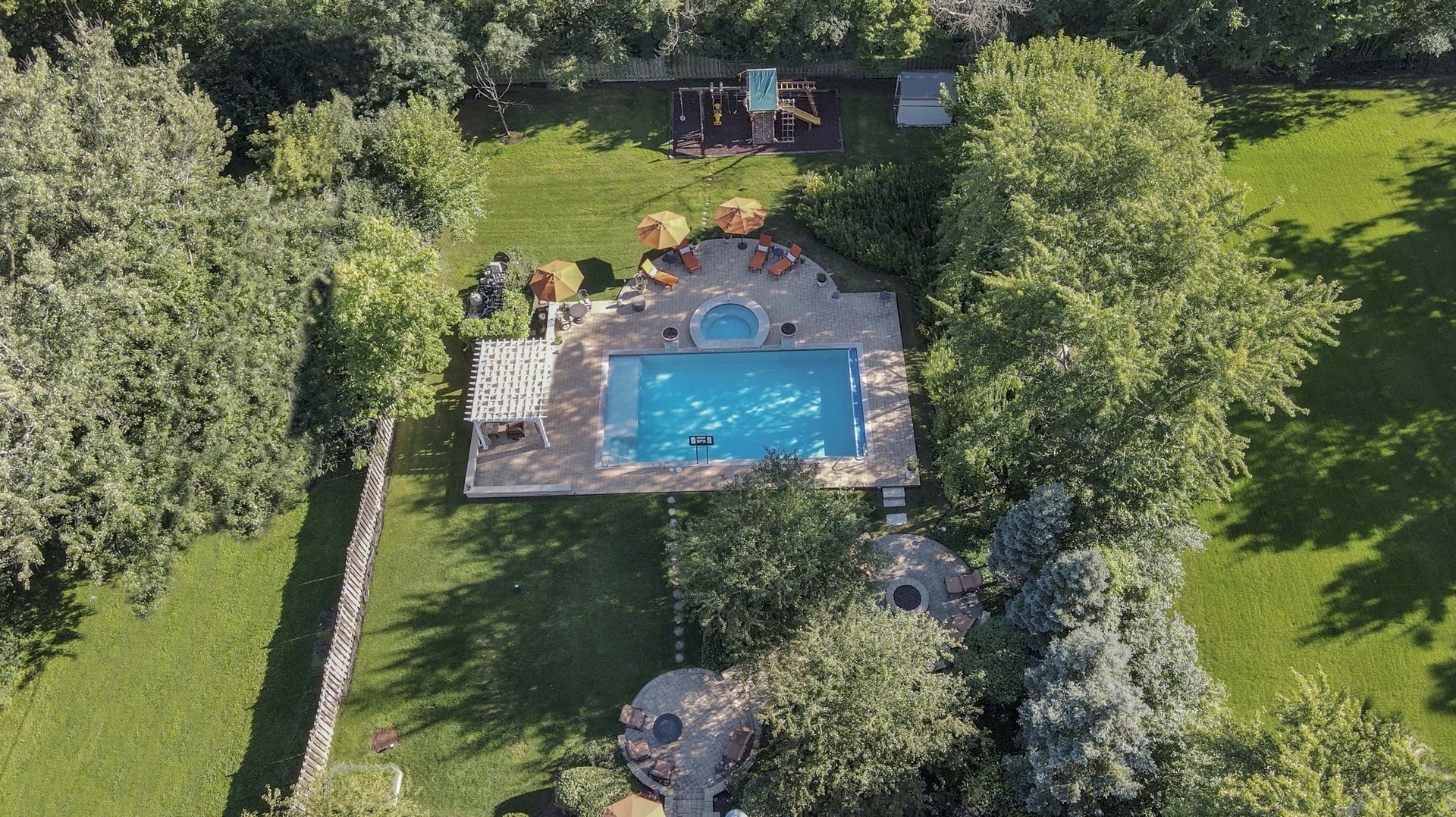 3825 Oak Avenue Northbrook, IL 60062 - Photo 53 of 56 aerial view of a house with a yard