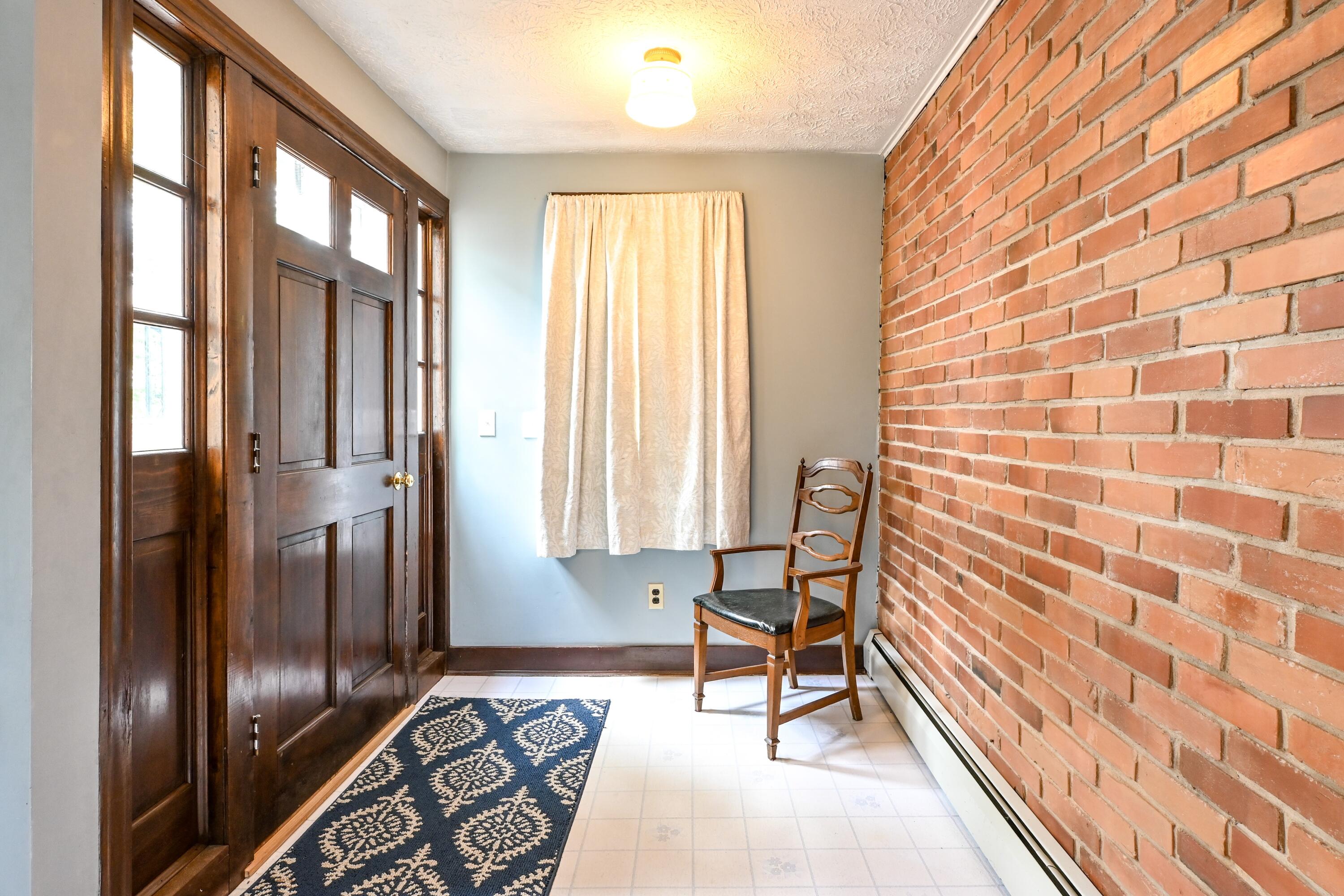 3 Garfield Street Saco, ME 04072 - Photo 22 of 53 Entry Room