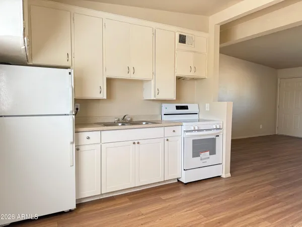 $124,900 | 2150 West Missouri Avenue, Unit 213, Phoenix, AZ 85015