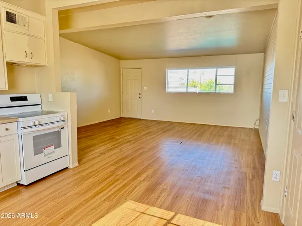 $124,900 | 2150 West Missouri Avenue, Unit 213, Phoenix, AZ 85015