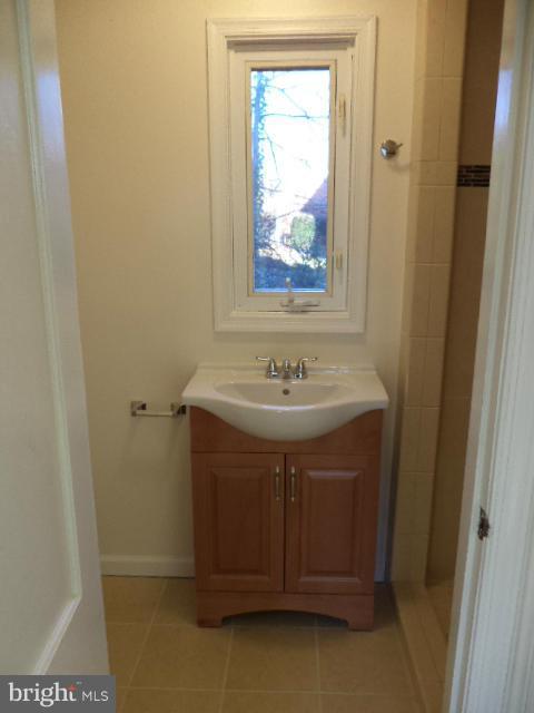 107 Hamilton Avenue Silver Spring, MD 20901 - Photo 14 of 30 Bath