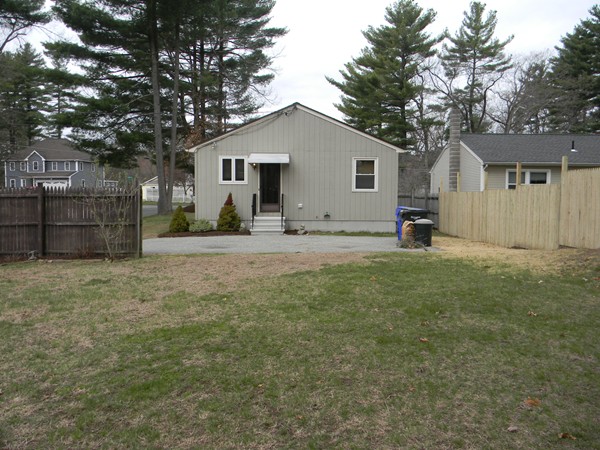 205 Durant Street Springfield, MA 01129 - Photo 3 of 18 Gallery Image 3