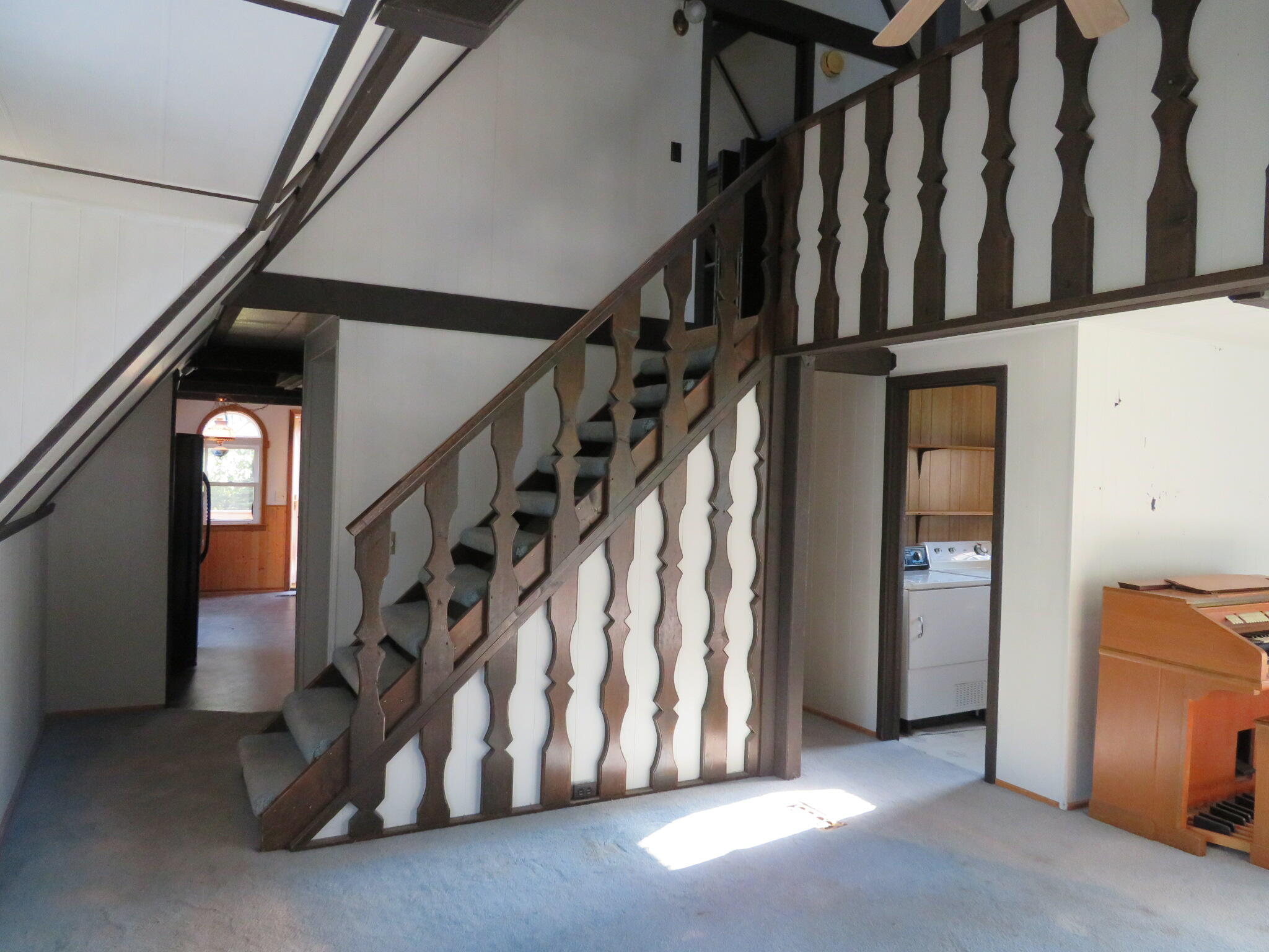 25630 Findley Road Sturgis, MI 49091 - Photo 19 of 43 Staircase