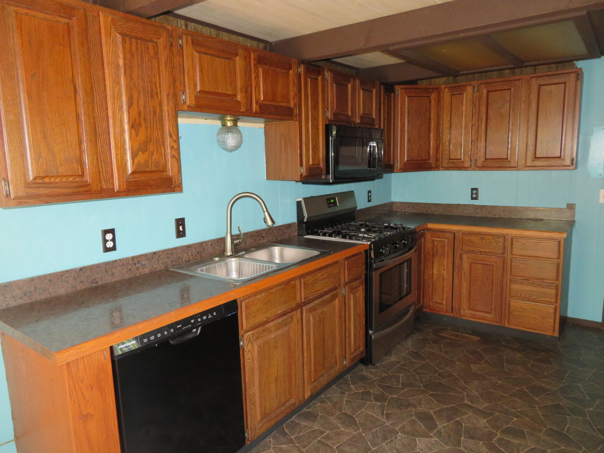 25630 Findley Road Sturgis, MI 49091 - Photo 10 of 43 Kitchen