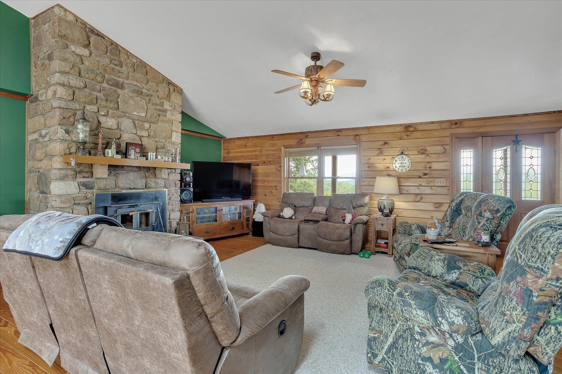 1788 Springwood Road Fincastle, VA 24090 - Photo 10 of 32 11-1788 Springwood Rd-11