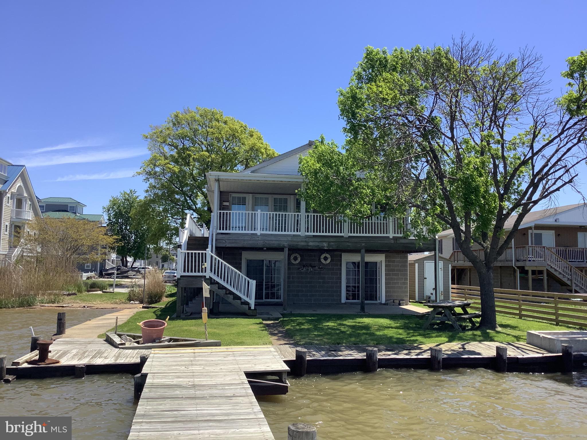 Welcome to 2822 Bay Dr. where the River &Bay meet.