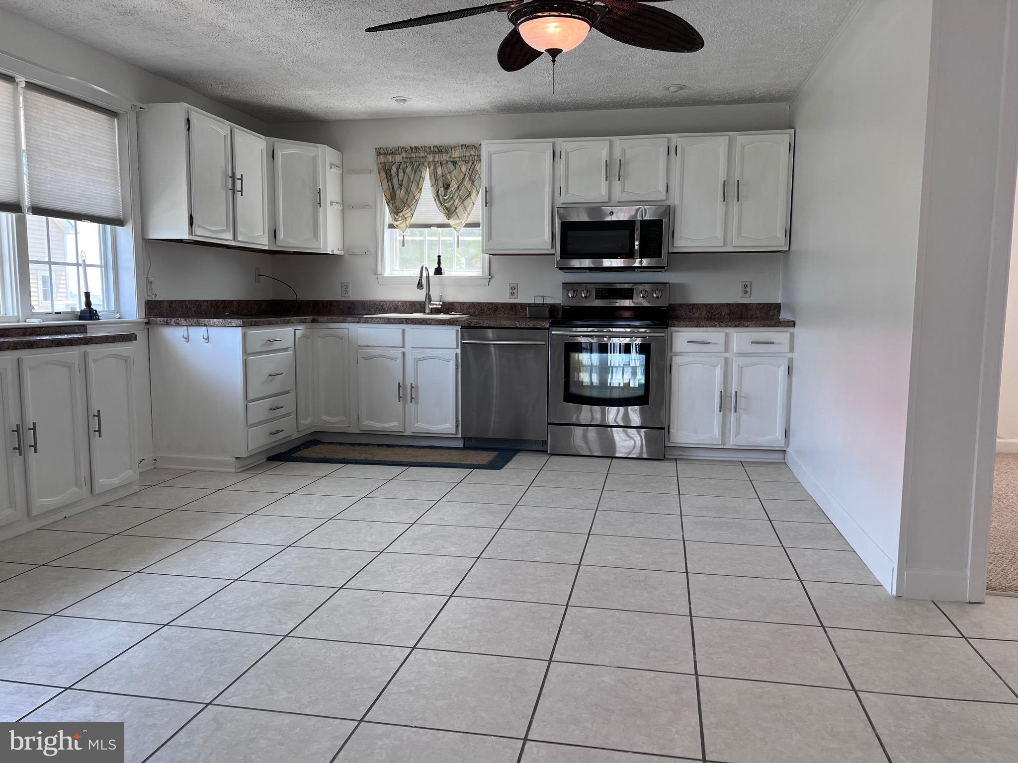 2822 Bay Sparrows Point Sparrows Point, MD 21219 - Photo 54 of 73 Eat-in Kitchen