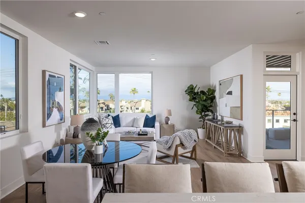 $1,988,000 | 414 Main Street, Unit 420, Huntington Beach, CA 92648