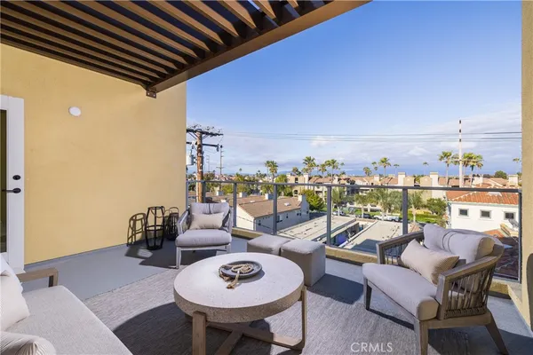 $1,988,000 | 414 Main Street, Unit 420, Huntington Beach, CA 92648