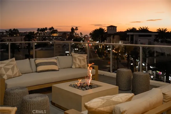 $1,988,000 | 414 Main Street, Unit 420, Huntington Beach, CA 92648