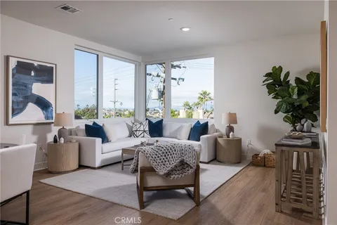 $1,988,000 | 414 Main Street, Unit 420, Huntington Beach, CA 92648