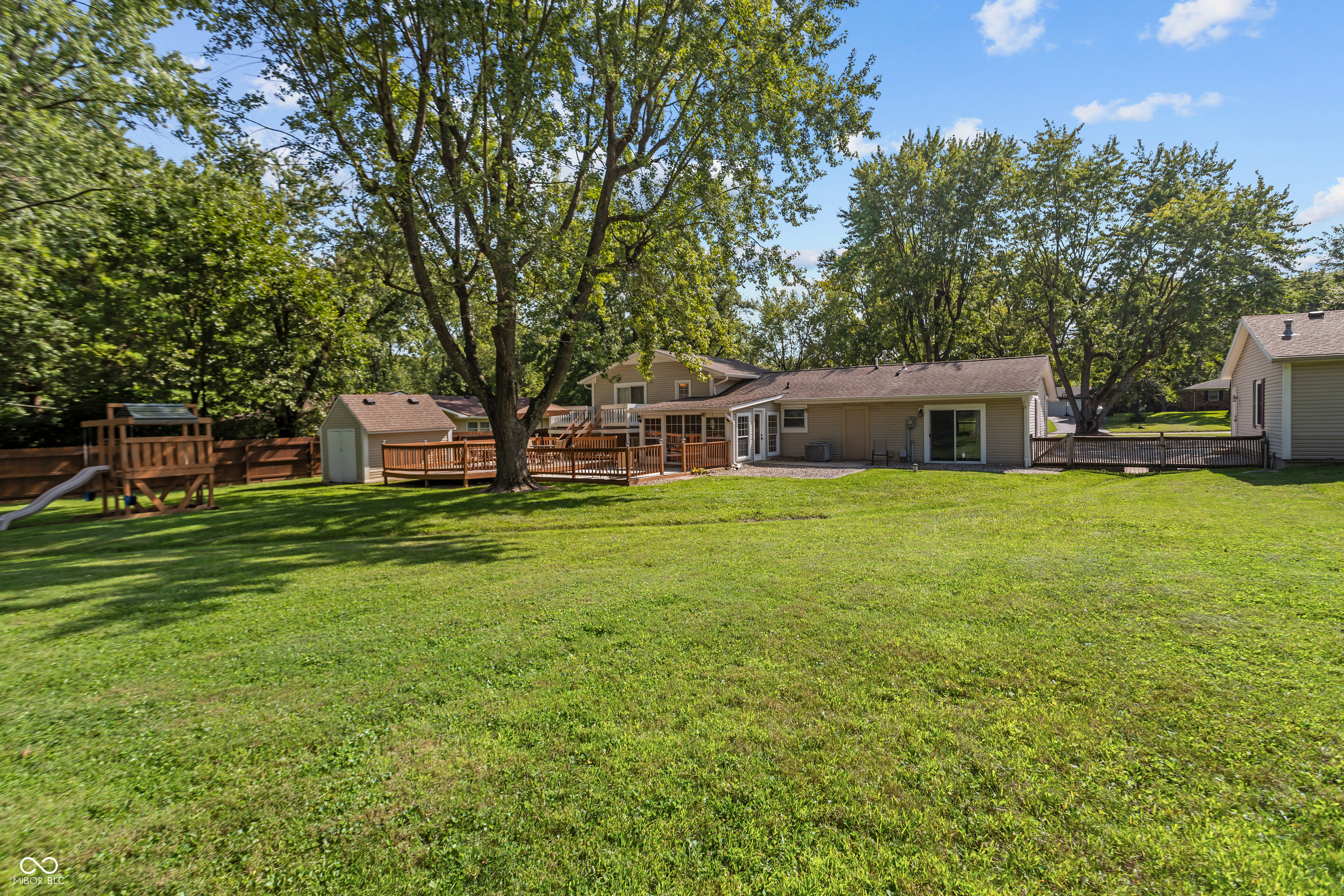 8069 Folkstone Road Indianapolis, IN 46268 - Photo 13 of 54 Gallery Image 13