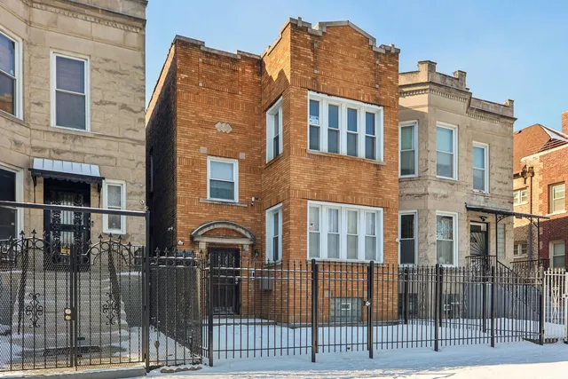 $399,900 | 412 North Pine Avenue, Chicago, IL 60644