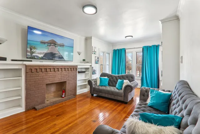 $399,900 | 412 North Pine Avenue, Chicago, IL 60644