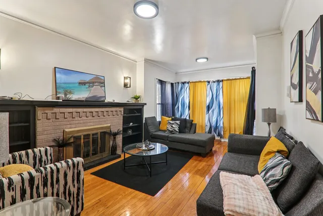 $399,900 | 412 North Pine Avenue, Chicago, IL 60644