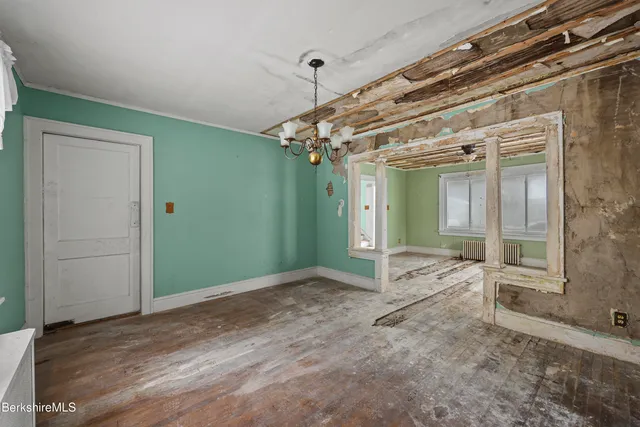 $199,900 | 21 Ensign Avenue, Pittsfield, MA 01201