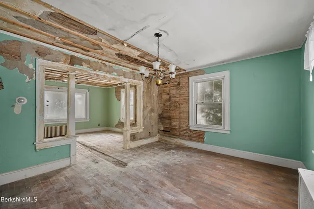 $199,900 | 21 Ensign Avenue, Pittsfield, MA 01201