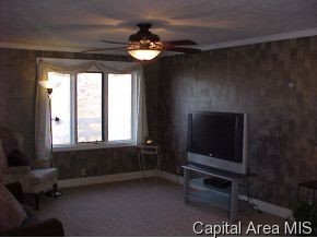 53 Country Lake Road Springfield, IL 62711 - Photo 2 of 7
