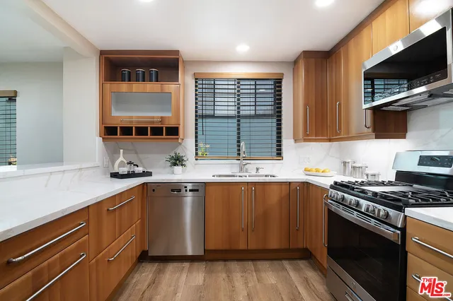 $1,199,000 | 1937 South Beverly Glen Boulevard, Unit 47, Los Angeles, CA 90025