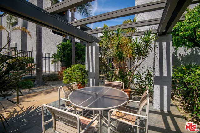 $1,199,000 | 1937 South Beverly Glen Boulevard, Unit 47, Los Angeles, CA 90025
