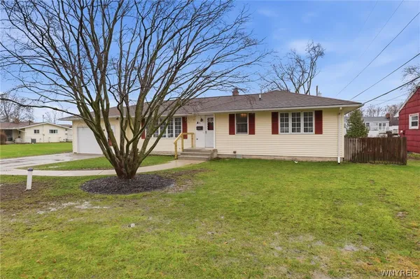 $199,999 | 18 Hoover Parkway, Lockport City, NY 14094