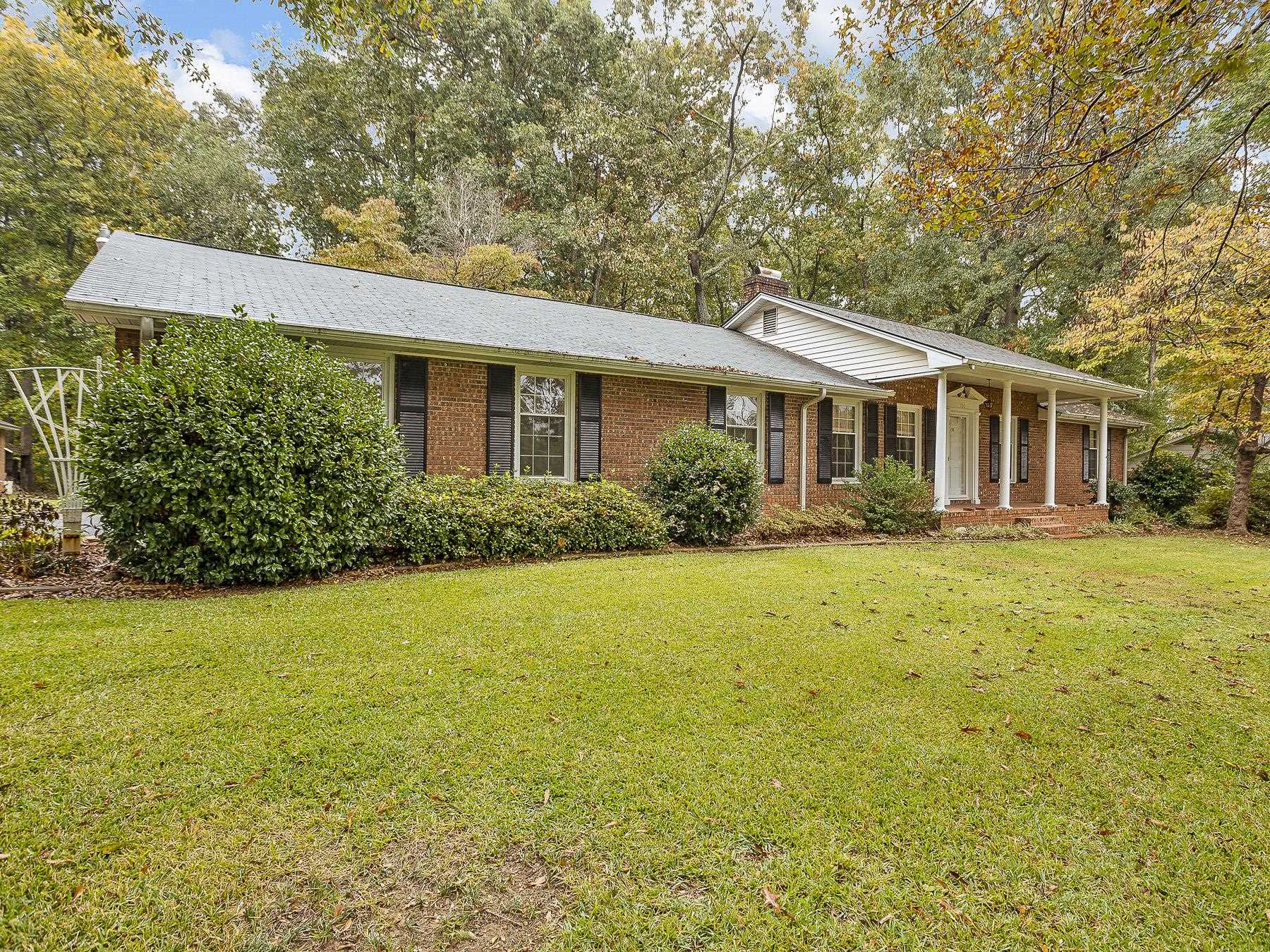131 Lynn Road Spartanburg, SC 29306 - Photo 3 of 36 Gallery Image 3