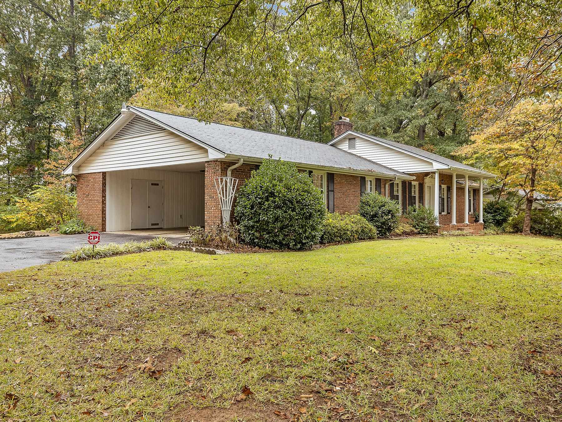 131 Lynn Road Spartanburg, SC 29306 - Photo 4 of 36 Gallery Image 4