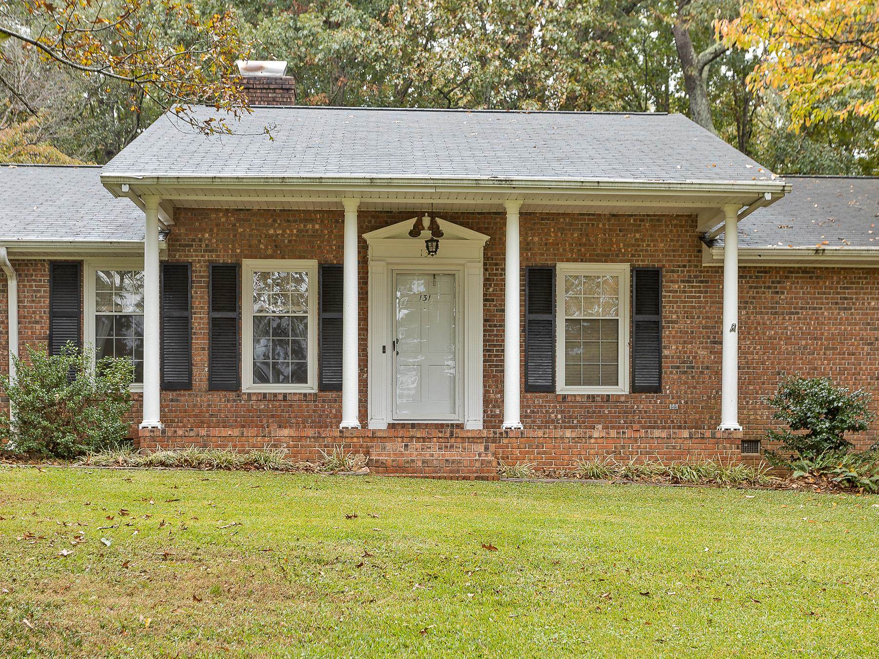 131 Lynn Road Spartanburg, SC 29306 - Photo 5 of 36 Gallery Image 5