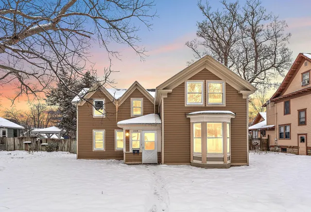 $289,700 | 208 6th Street West, Hastings, MN 55033