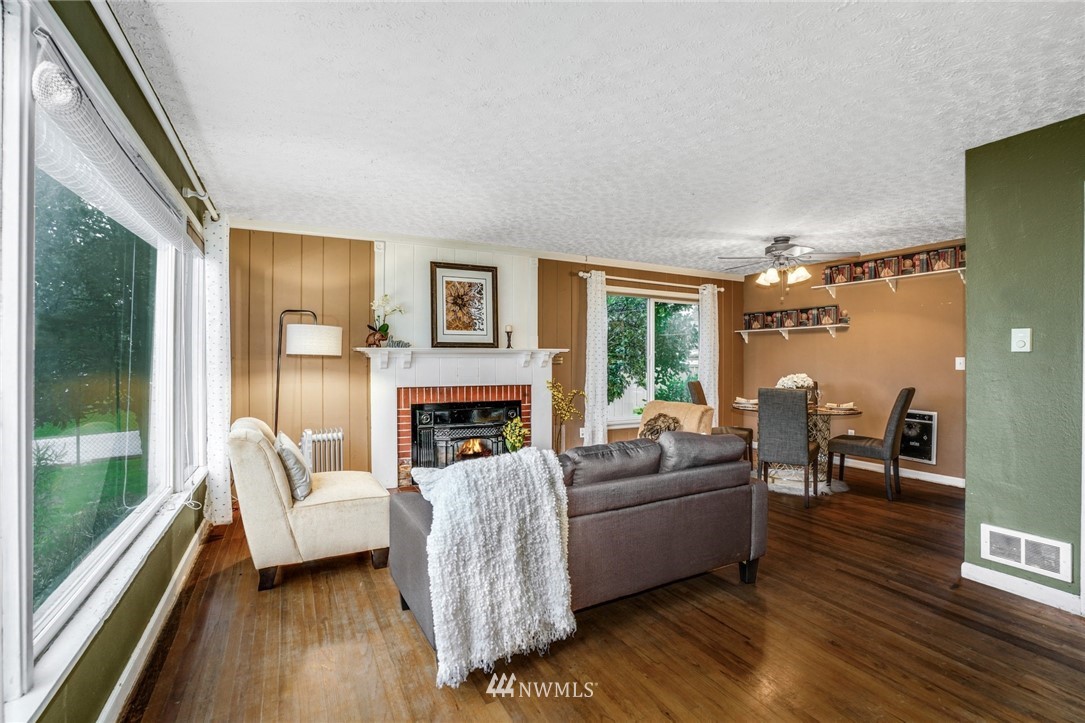 6230 Rockefeller Avenue Everett, WA 98203 - Photo 3 of 28 Gallery Image 3