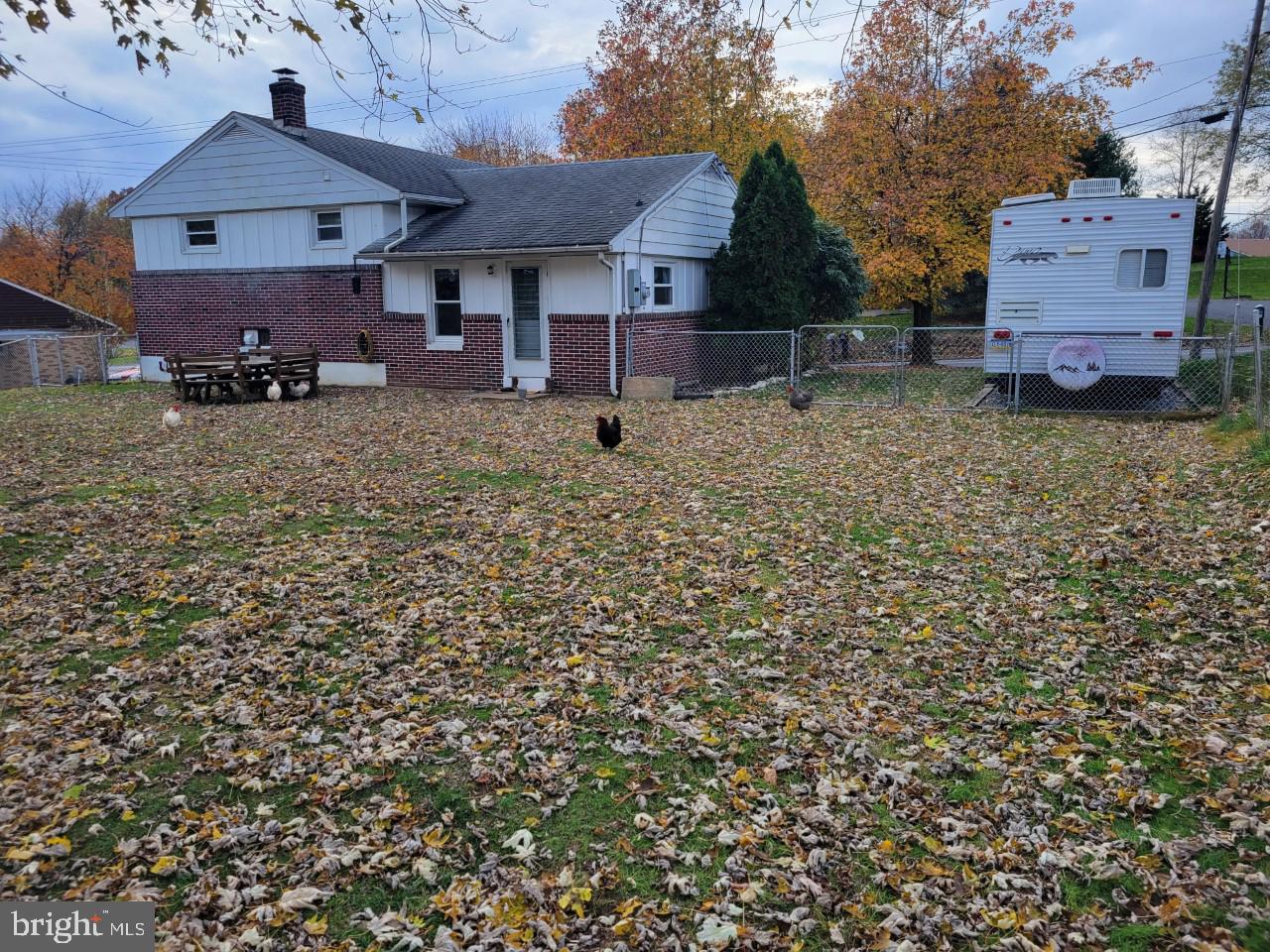1702 Quarry Road Lebanon, PA 17046 - Photo 3 of 16 Gallery Image 3