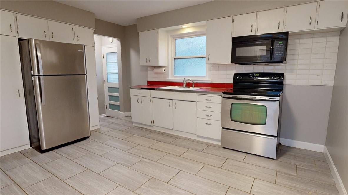 329 South Woodale Avenue Decatur, IL 62522 - Photo 5 of 24 Gallery Image 5