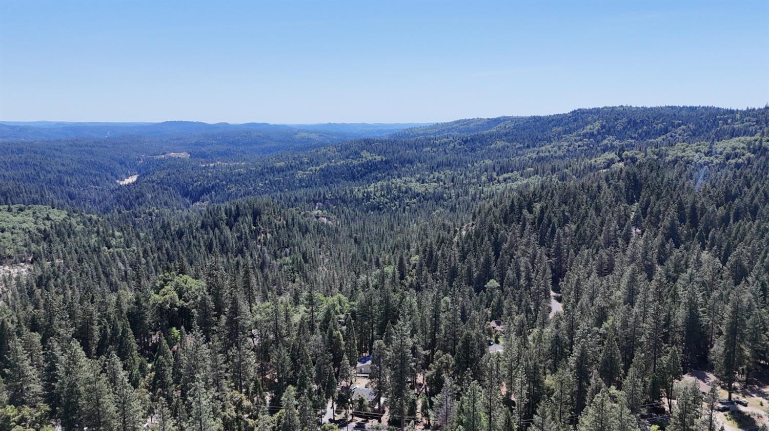 13305 Summit Ridge Drive Nevada City, CA 95959 - Photo 7 of 10 a view of a lush green field