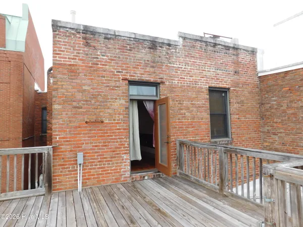 $2,195 | 216 Middle Street, Unit B, New Bern, NC 28560