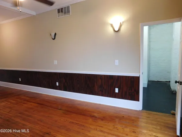 $2,195 | 216 Middle Street, Unit B, New Bern, NC 28560