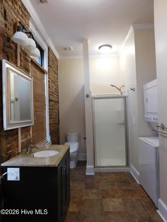$2,195 | 216 Middle Street, Unit B, New Bern, NC 28560