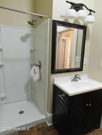 $2,195 | 216 Middle Street, Unit B, New Bern, NC 28560