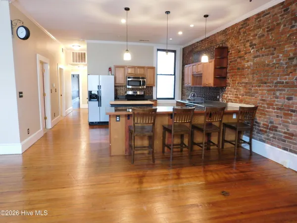 $2,195 | 216 Middle Street, Unit B, New Bern, NC 28560