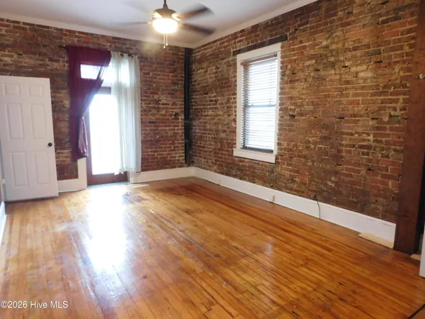 $2,195 | 216 Middle Street, Unit B, New Bern, NC 28560