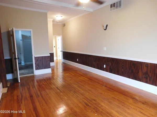 $2,195 | 216 Middle Street, Unit B, New Bern, NC 28560
