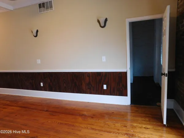 $2,195 | 216 Middle Street, Unit B, New Bern, NC 28560